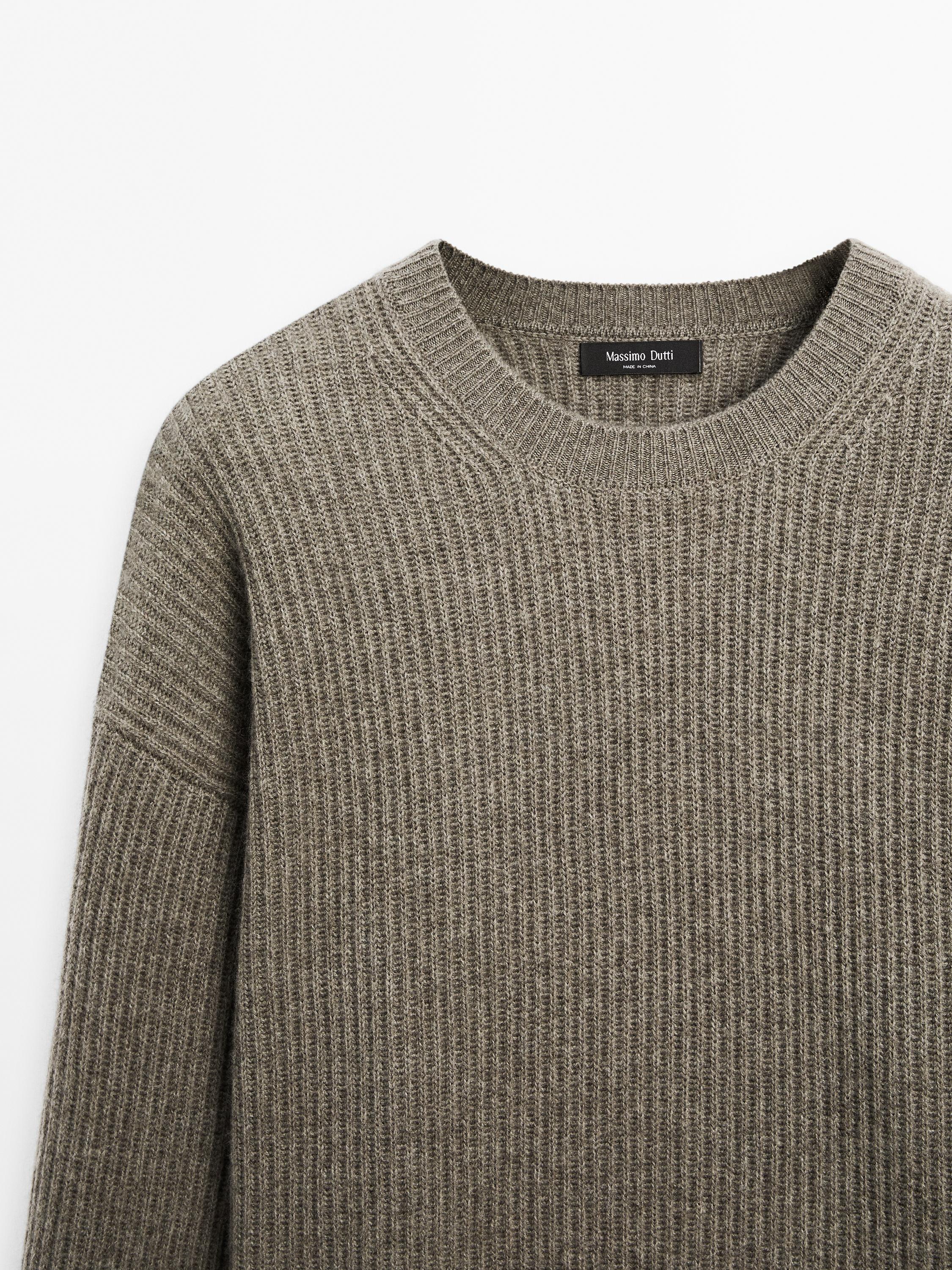 Ribbed knit wool and cashmere sweater